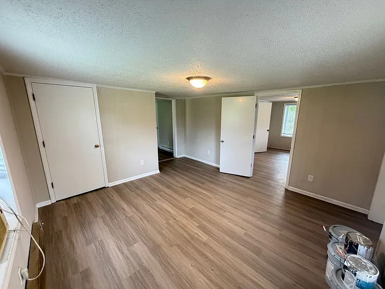 605 Grant Ave — Photo 9