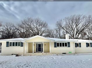 4221 Country Club Blvd, Sioux City, IA 51104