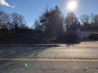 Candlewood Rd, Bay shore, NY 11706