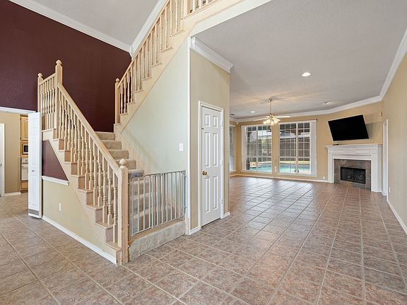 4th image of 4609 Scenic Dr