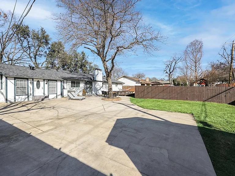 3544 Northaven Rd — Photo 35