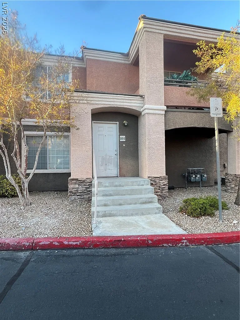 2 bed, 2.0 bath, 1074 sqft, $1,500 — Photo 1