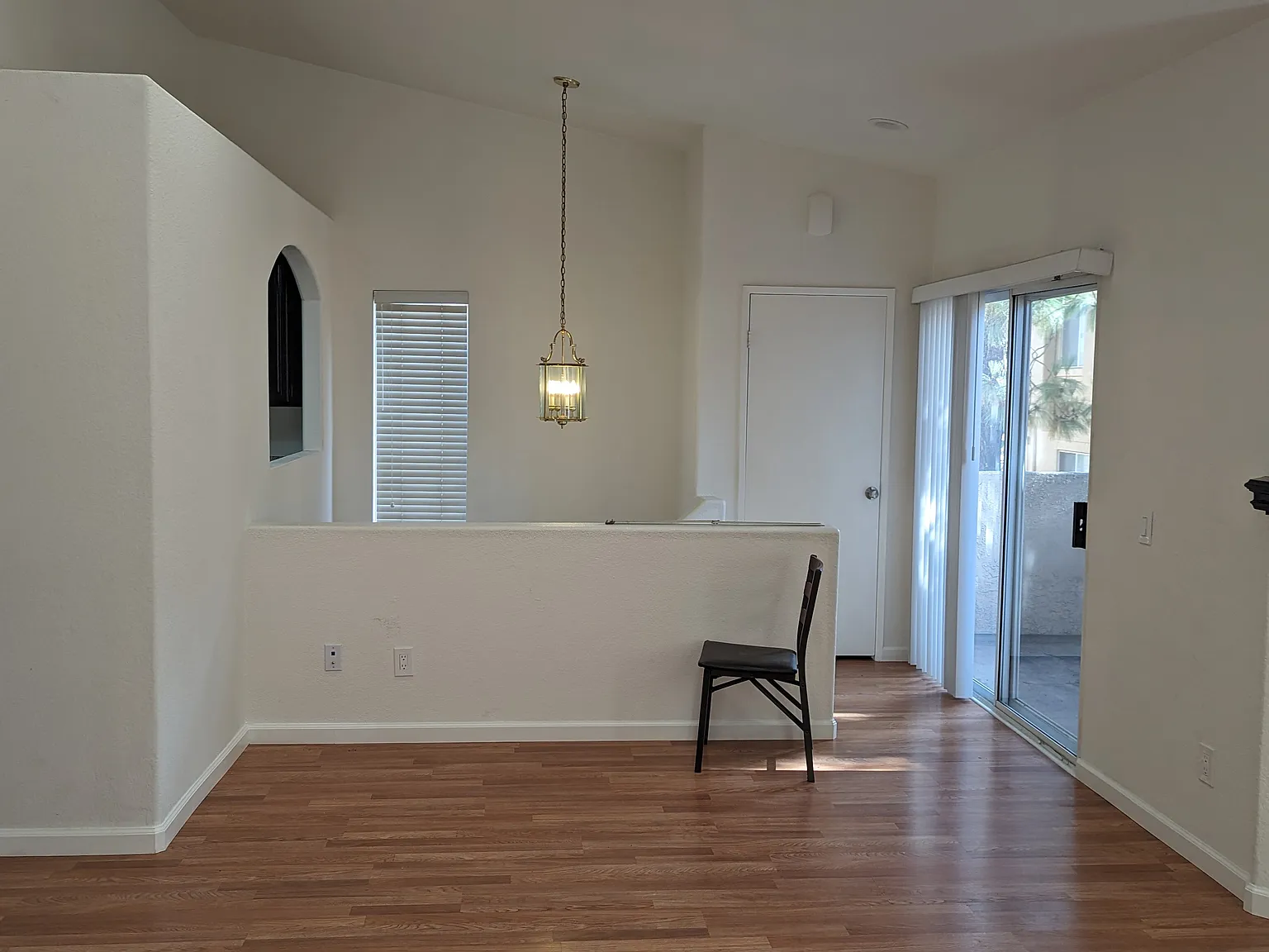 2 bed, 980 sqft, $2,700 — Photo 4