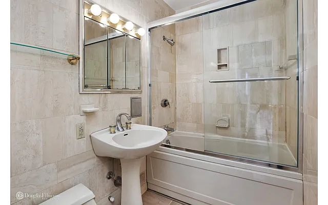 Rented by Douglas Elliman | media 24