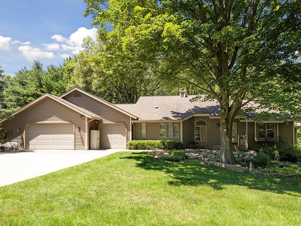 1st image of 2521 Chippendale Dr
