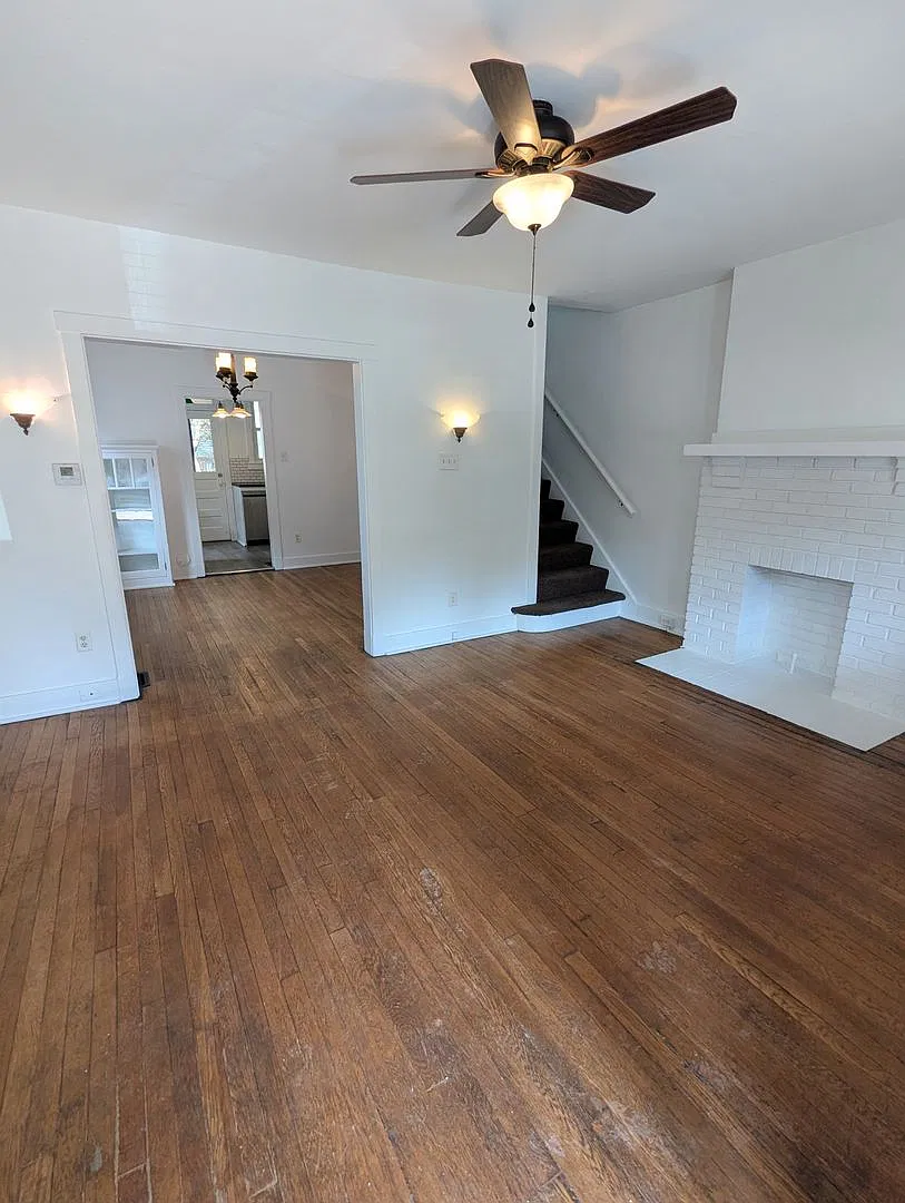 3 Bedroom 1 Bathroom Left Side Duplex (Regent Square) — Photo 3
