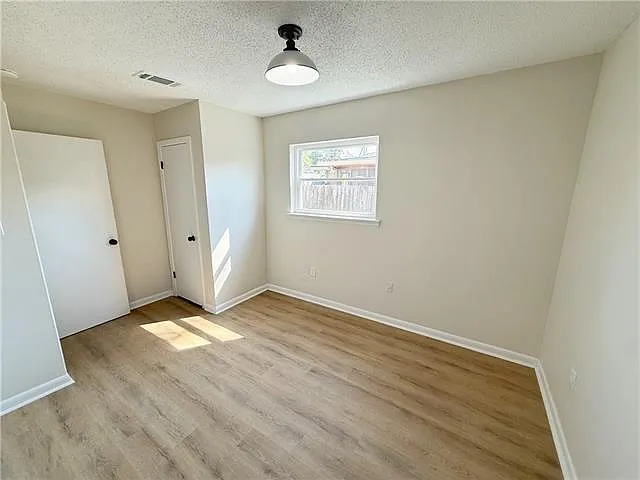2705 Britannica Dr — Photo 7