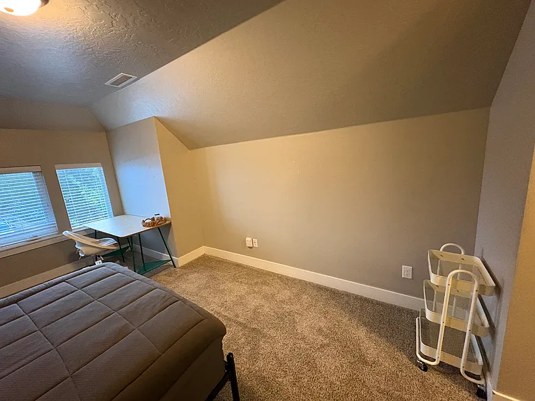 Upstairs Bedroom 2