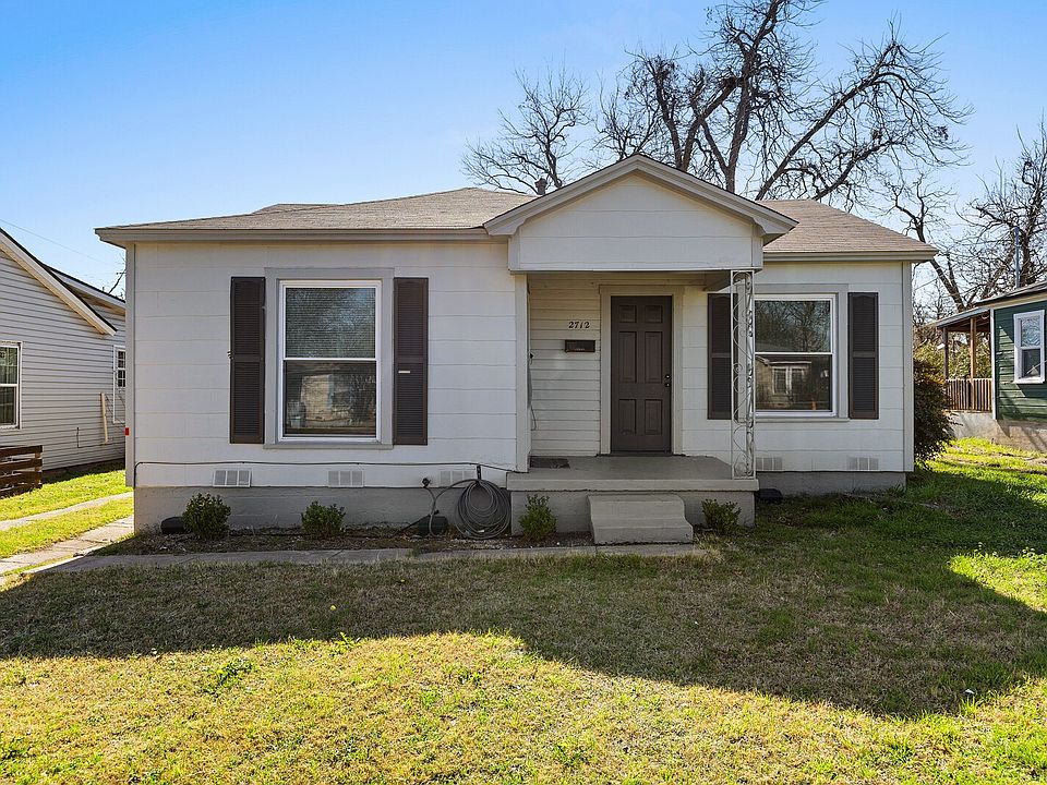 1st image of 2712 Lyle Ave