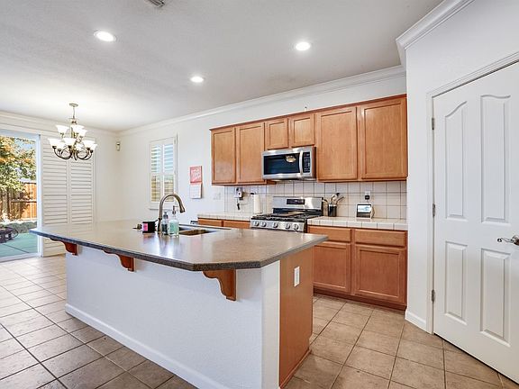 5th image of 191 Barnhart Cir