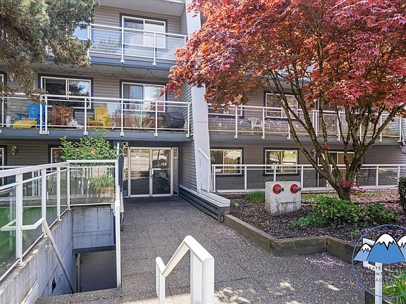 2nd image of 550 Royal Ave
