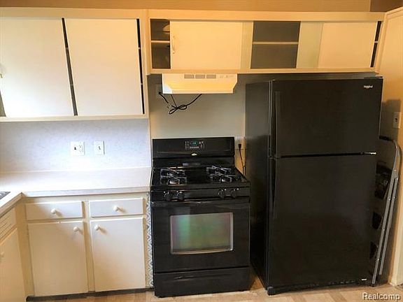 4th image of 14500 Northfield Blvd