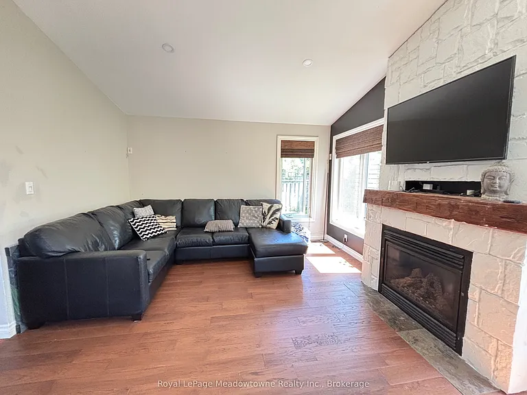 784 Graham Bell Ct — Photo 18