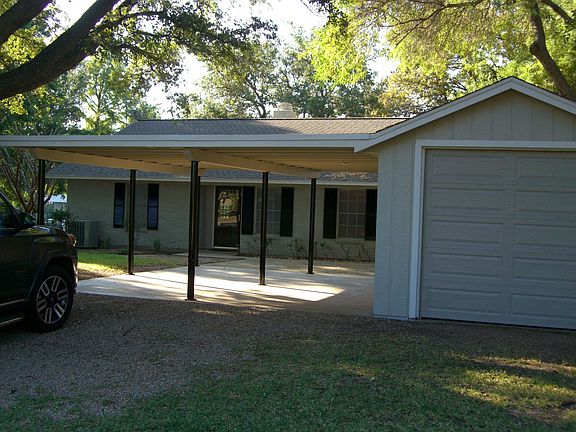 3rd image of 215 Chaparral Dr