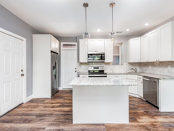 3rd image of 4203 Juniata St #2