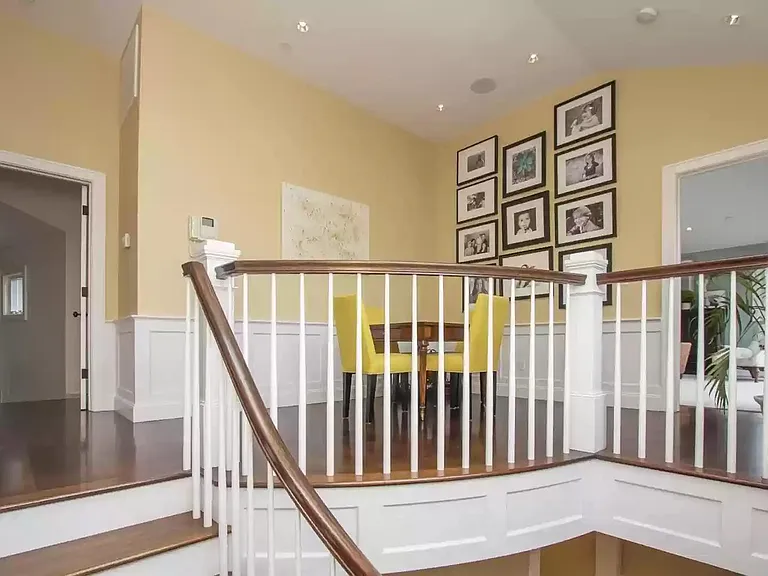 544 Silverado Dr — Photo 11