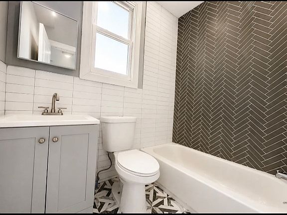 5th image of 465 Ferry St #1L