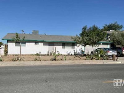 1627 Dover St, Delano, CA, 93215