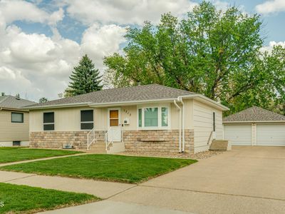 1713 Marian Dr, Bismarck, ND, 58501