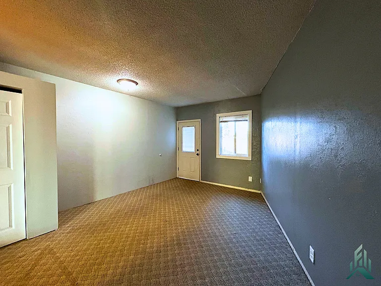 3223 Franklin Ave SE — Photo 7