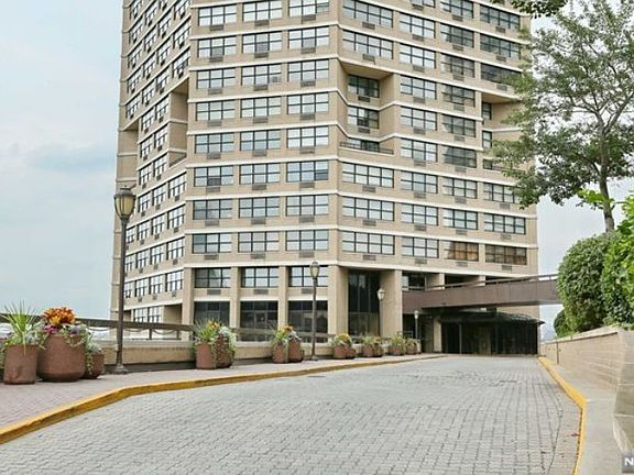 3rd image of 7000 Boulevard East Unit 43A
