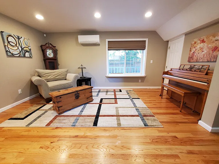 Entry room
