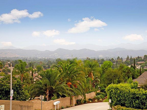 3rd image of 1235 Sunset Hills Blvd