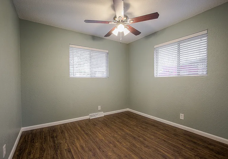 514 NE Corder St #B — Photo 18