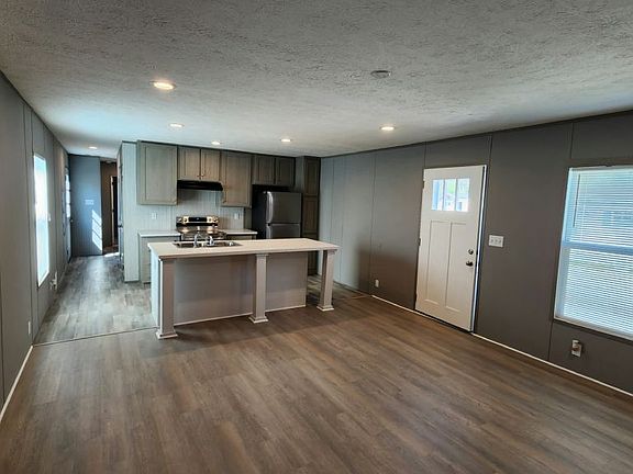 2nd image of 6539 Townsend Rd #70