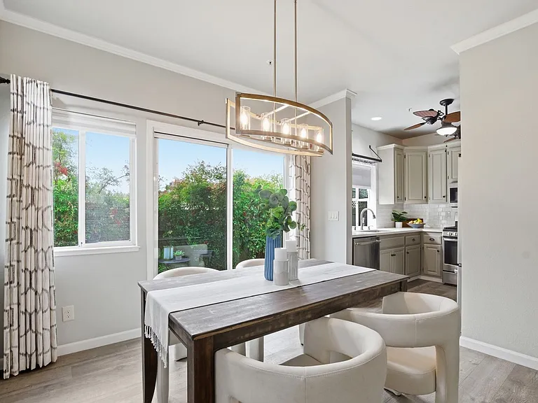 62 Avalon Ct — Photo 11
