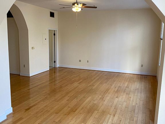 5th image of 210 S 1st St Unit 301