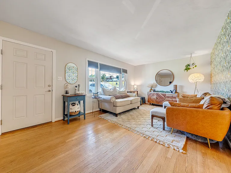 621 Aragona Dr — Photo 11