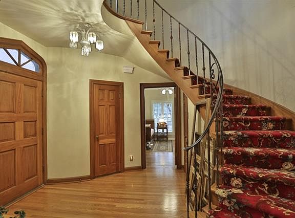 4th image of 1151 Elmwood Dr