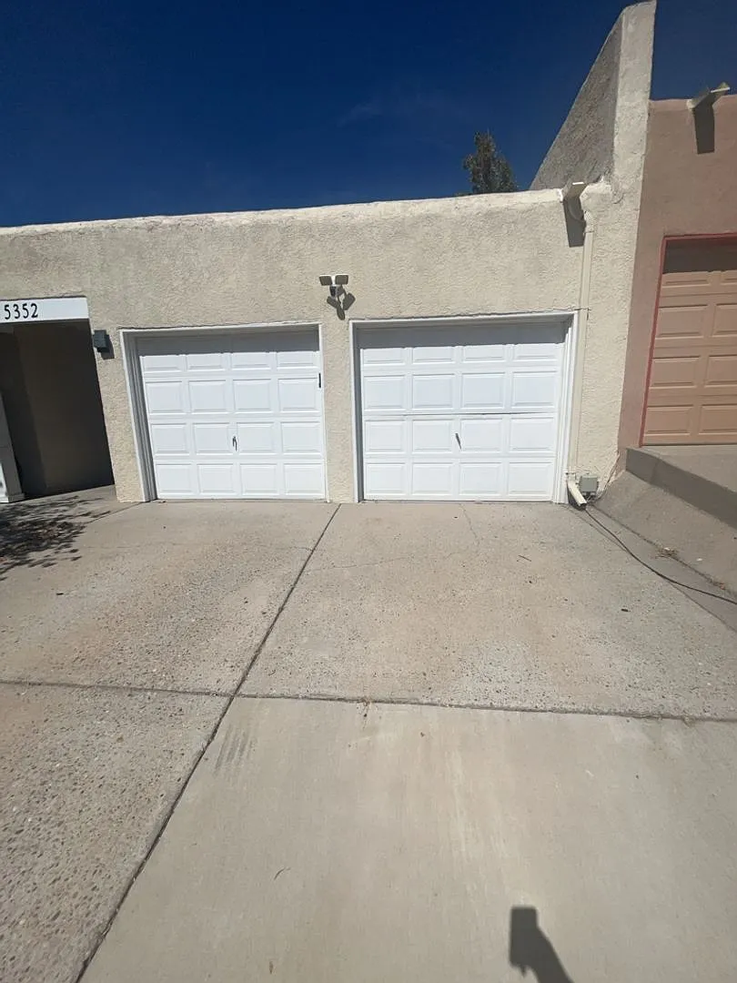 2-bedroom, 2-bathroom home located in the vibrant city of Albuquerque — Photo 1