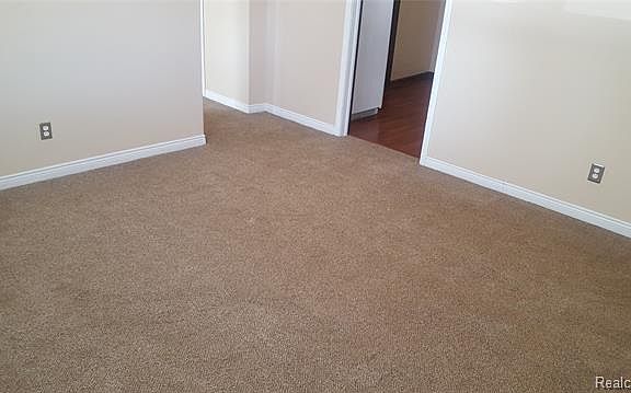 5th image of 1044 Rowley Ct