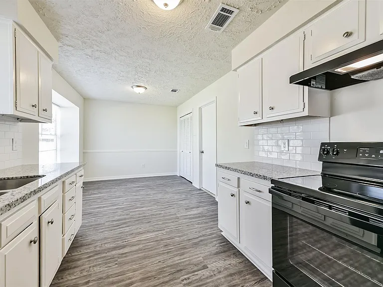 9563 Sutter Park Ln — Photo 6