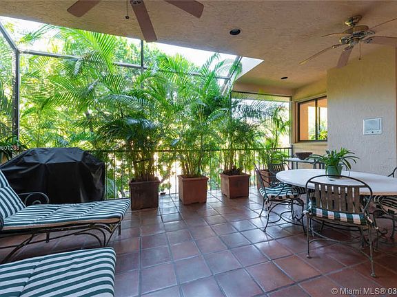 5th image of 2000 S Bayshore Dr APT 2