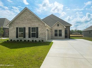 827 Leeward Dr, Biloxi, MS 39532