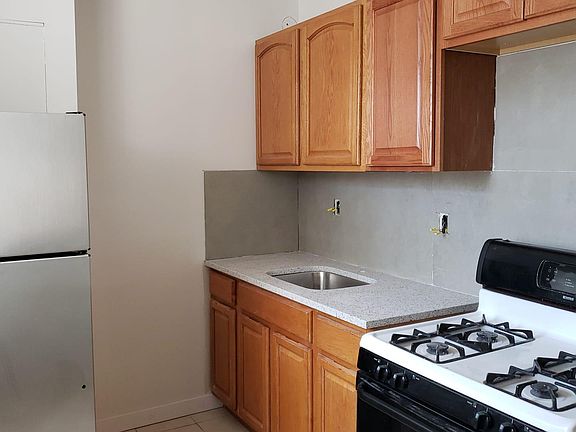 3rd image of 102 44th St #1