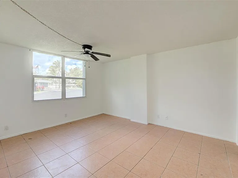 113 Royal Park Dr #1H — Photo 14