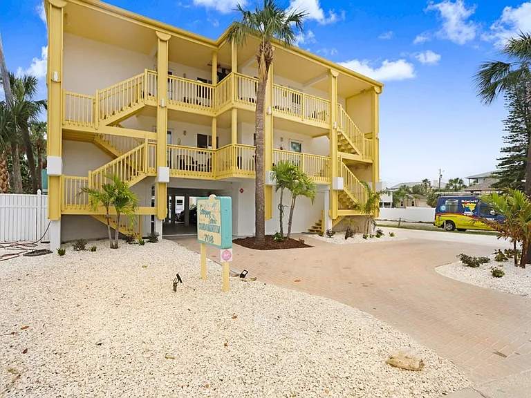 708 Gulf Blvd #A — Photo 18