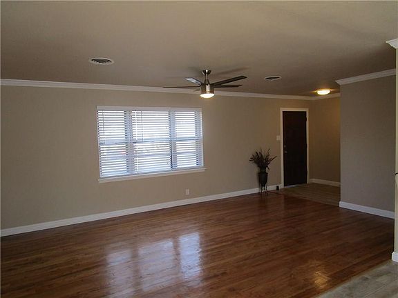 3rd image of 3821 Oxley Dr
