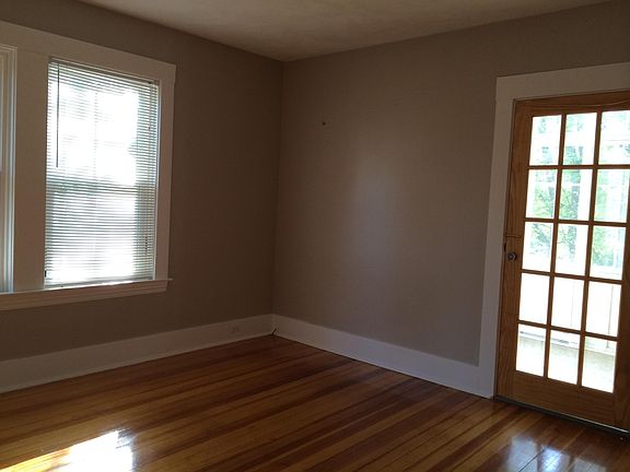 4th image of 8 Warren Ave Floor 1
