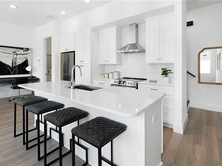 9040 Main St #116 — Photo 17
