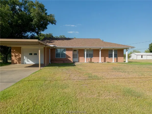 2301 Nuches Ln, Bryan, TX 77803