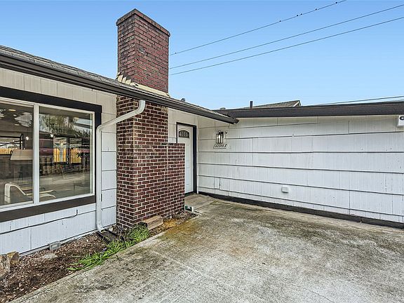 4th image of 11963 SE 160th St