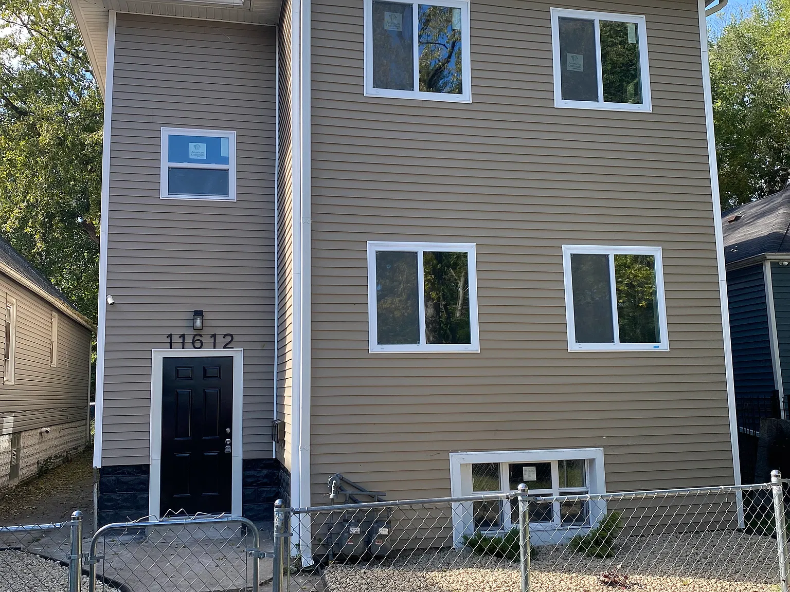 2 bed, 1000 sqft, $1,350 — Photo 1