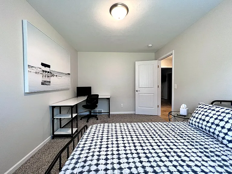 820 Sienna St — Photo 26