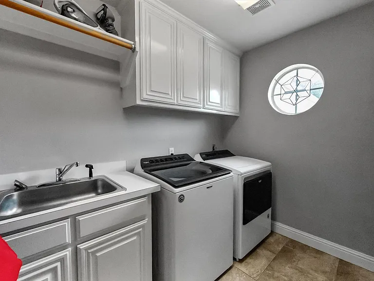 3 Savoy Ct — Photo 33