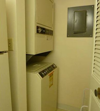 Stackable washer and drye